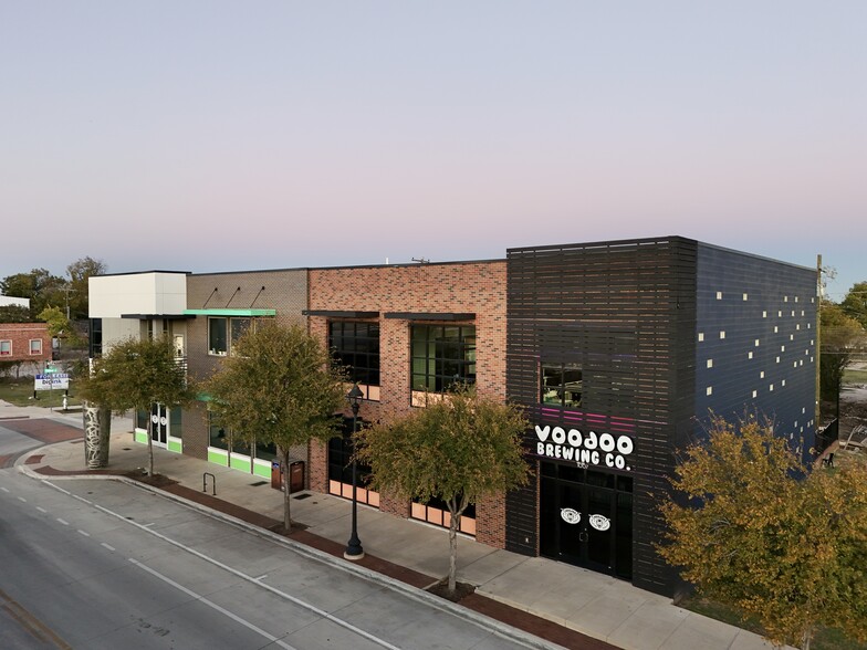 More Photos Of 1001-1007 S Main St, Fort Worth Storefront Retail Office For Lease