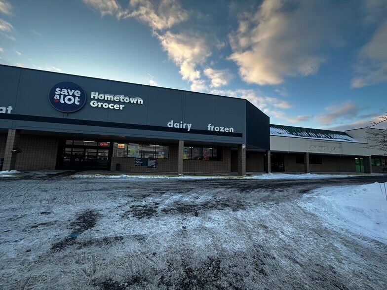 More Photos Of 744 W Highland Rd, Highland Unknown For Lease