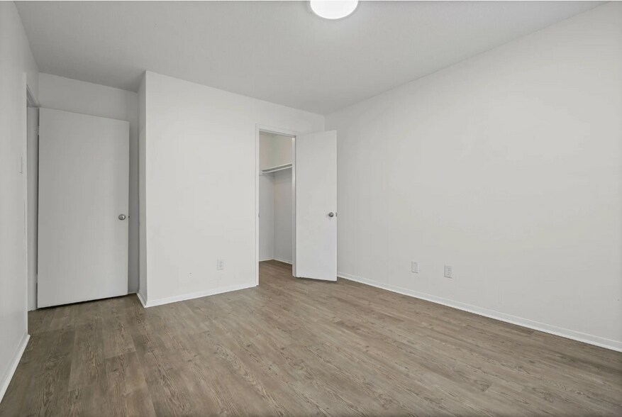 More Photos Of 601 Village Green Dr, Mobile Apartments For Sale