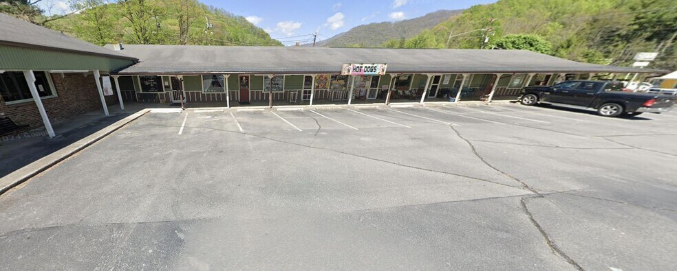 More Photos Of 2757 Soco Rd, Maggie Valley Storefront For Sale