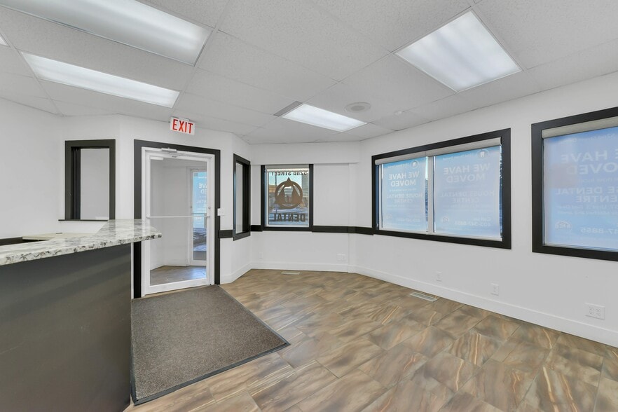 More Photos Of 5116 52 St, Red Deer Storefront Retail Office For Sale