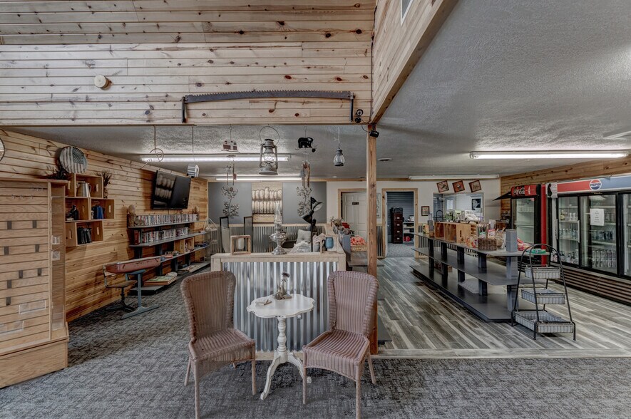 More Photos Of 1116 N 5th St, Custer Trailer Camper Park For Sale