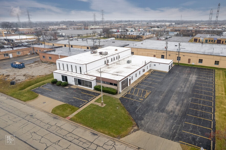 More Photos Of 223 Interstate Rd, Addison Light Manufacturing For Sale