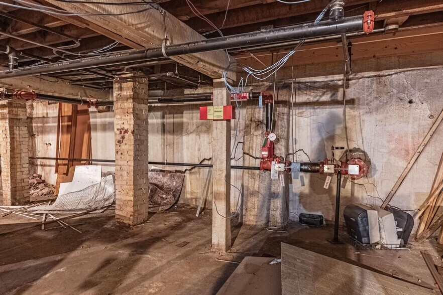 More Photos Of 443 N Commercial St, Trinidad Specialty For Sale