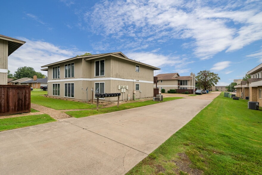 More Photos Of 2401 S 50th St, Fort Smith Apartments For Sale