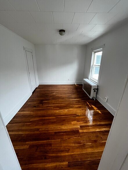 More Photos Of 158-160 W Main St, Walden Storefront Retail Residential For Sale