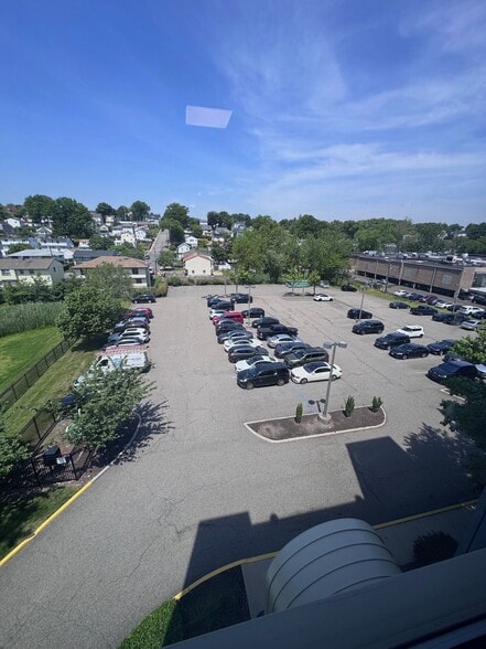 More Photos Of 411 State Route 17, Hasbrouck Heights Medical For Lease