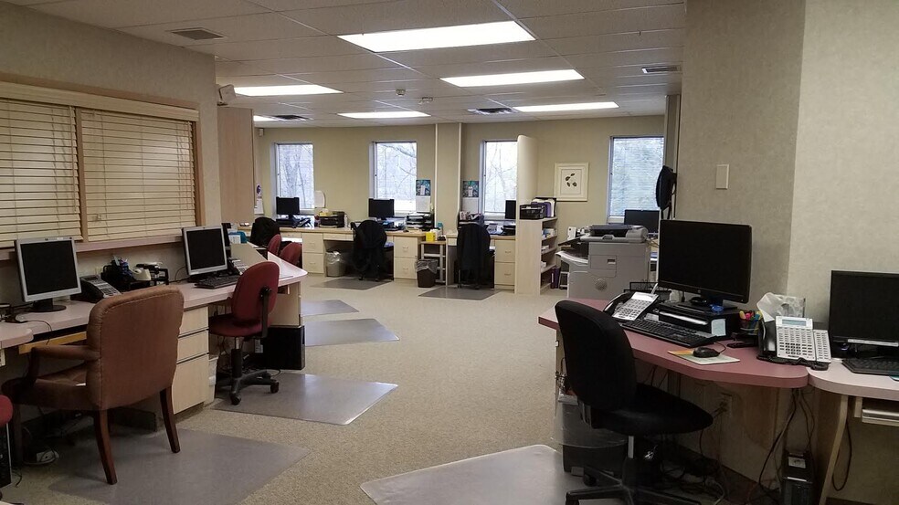 More Photos Of 60 Westwood Ave, Waterbury Medical For Sale