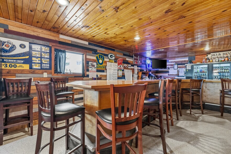 More Photos Of 504 Milwaukee St, Lomira Flex For Sale