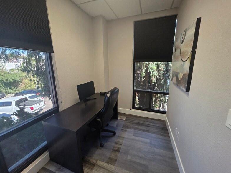 More Photos Of 5959 Mission Gorge Rd, San Diego Office For Sale