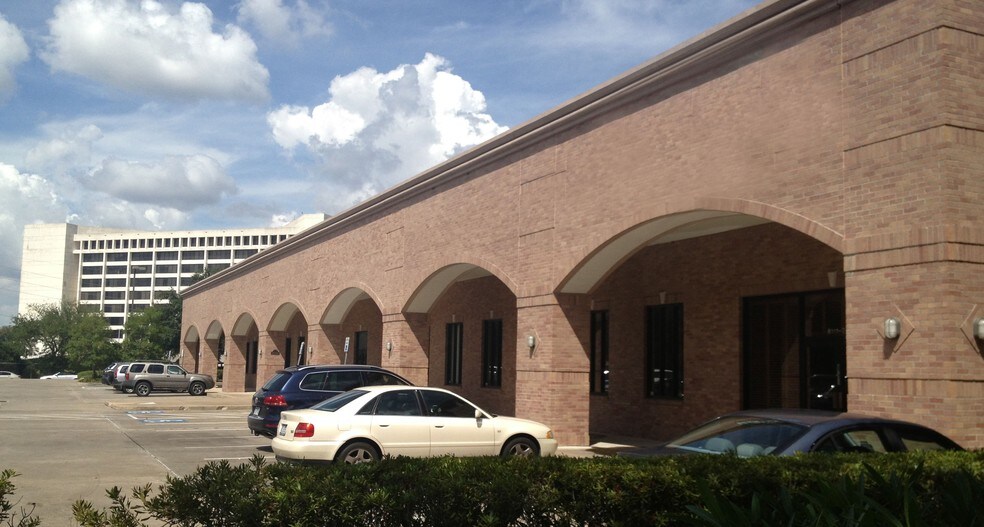 More Photos Of 8111 N Stadium Dr, Houston Office For Lease
