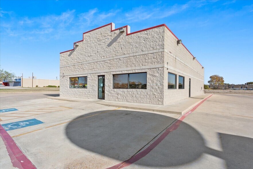 More Photos Of 912 N 38th St, Killeen General Retail For Sale