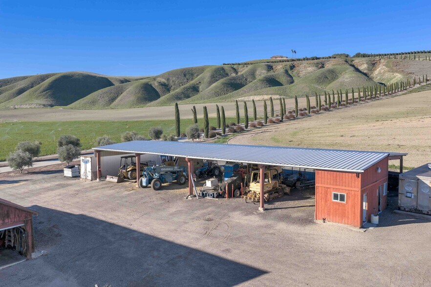 More Photos Of 1990 46, Shandon Land For Sale