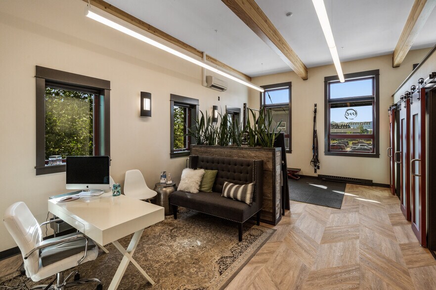 More Photos Of 387 Gallatin Park Dr, Bozeman Loft Creative Space For Sale