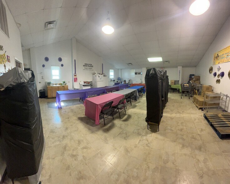 More Photos Of 10456 Pippin Rd, Cincinnati Office For Sale