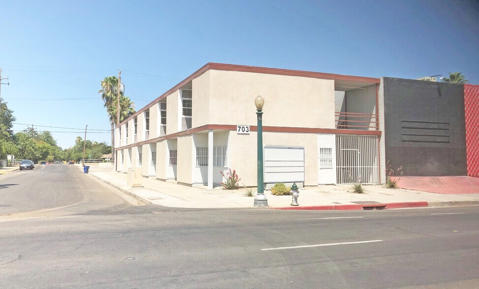 Primary Photo Of 703 N Fulton St, Fresno Medical For Sale