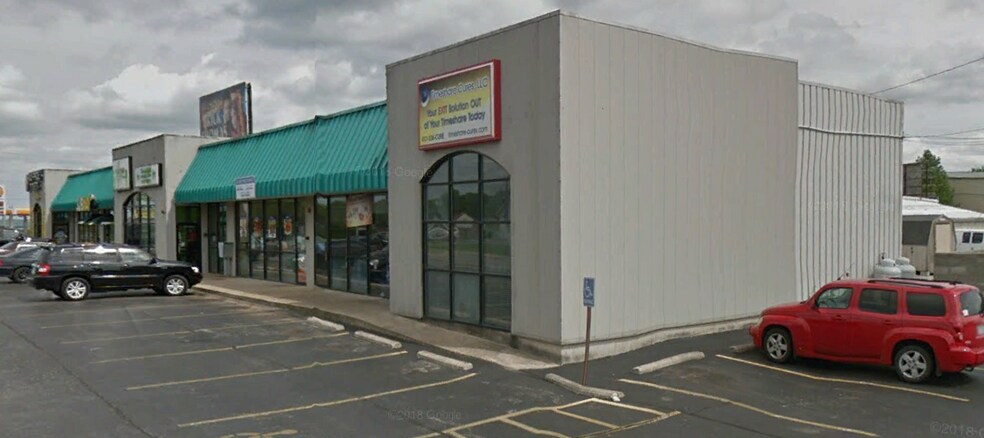 More Photos Of 605-607 MO-165, Branson General Retail For Lease