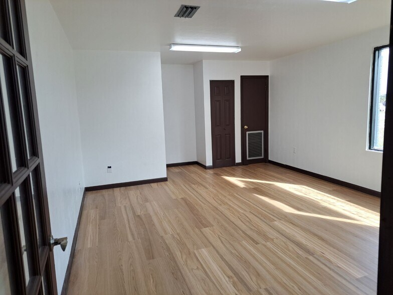 More Photos Of 7378 Sunrise Blvd, Keystone Heights Self Storage For Lease