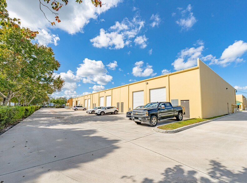 More Photos Of 7657-7675 SW Ellipse, Stuart Unknown For Lease