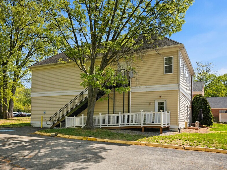 More Photos Of 1662 Village Green, Crofton Office For Lease