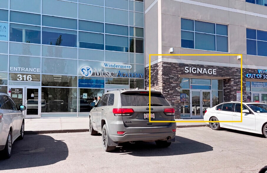 More Photos Of 316-322 Windermere Rd, Edmonton Office For Sale