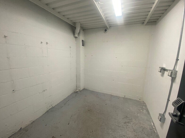 More Photos Of 117 14th St, Brooklyn Manufacturing For Sale