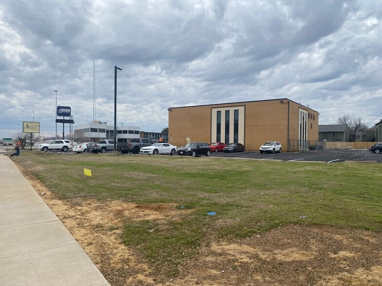 More Photos Of 223 NE Loop 820, Hurst Medical For Sale