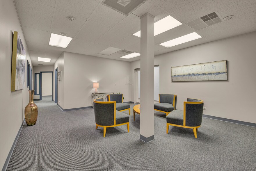 More Photos Of 999 N Main St, Glen Ellyn Office For Lease