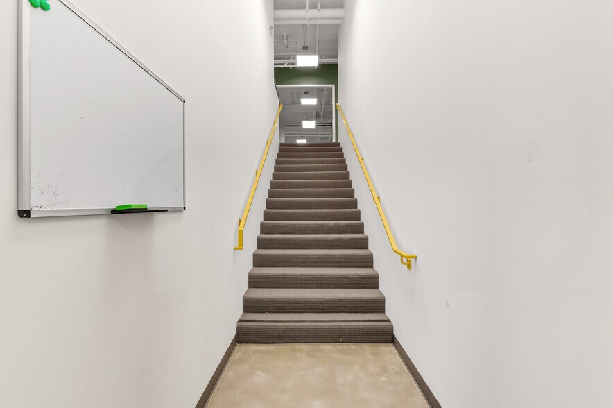 More Photos Of 1717 17th St, San Francisco Apartments For Lease