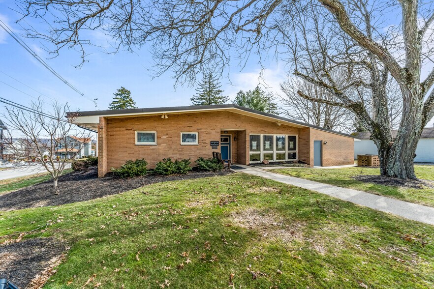 More Photos Of 145 High St, New Wilmington Office For Sale