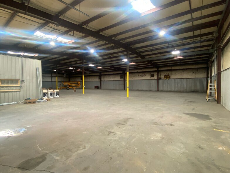 More Photos Of 3131 Hawkins Ave, Sanford Industrial For Lease