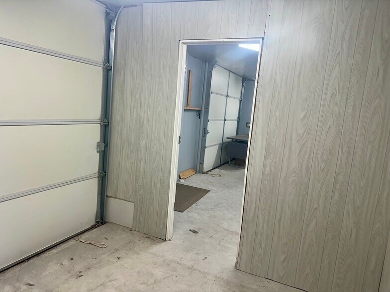 More Photos Of 26229 W 180th St, Purcell General Retail For Sale