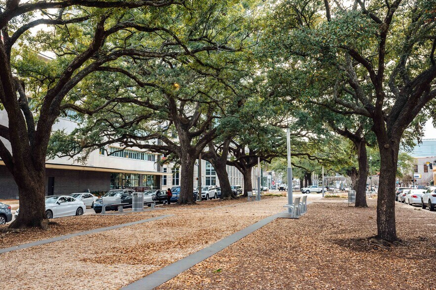 More Photos Of 445 North Blvd, Baton Rouge Office For Lease