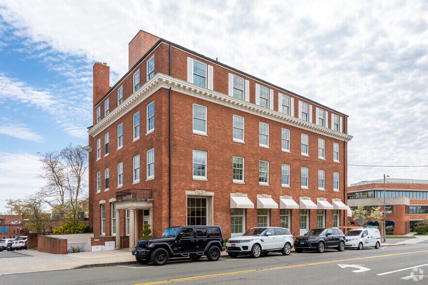 More Photos Of 1 E Putnam Ave, Greenwich Office Residential For Lease