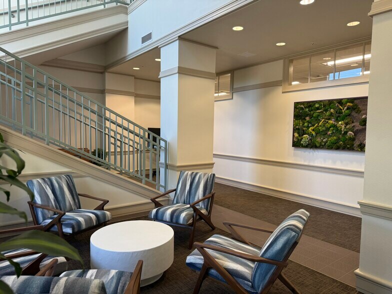 More Photos Of 1501 E McAndrews Rd, Medford Medical For Lease