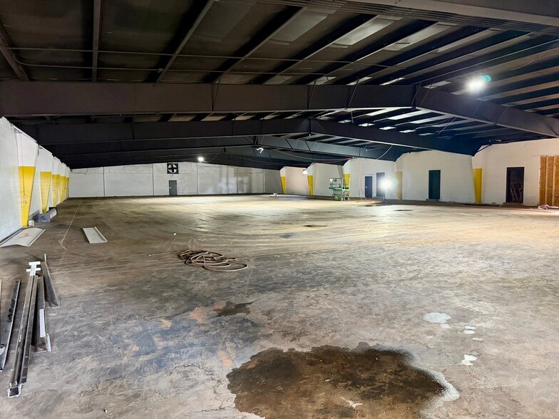 More Photos Of 202 Highway 29 Byp N, Anderson Freestanding For Lease