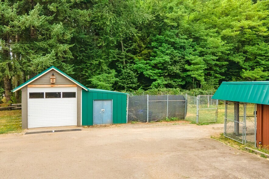 More Photos Of 41515 SE Thomas Rd, Sandy Schools For Lease