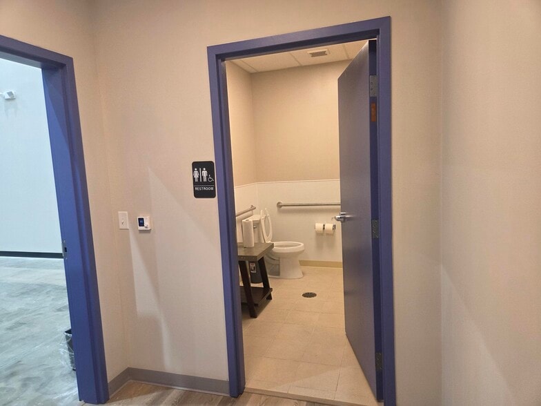 More Photos Of 3275 North McDonald Street, McKinney Distribution For Lease