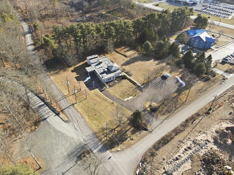 More Photos Of 113 Pocono Dr, Milford Office For Sale