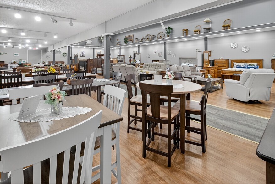 More Photos Of 3530 - 3532 Union St, North Chili Freestanding For Sale