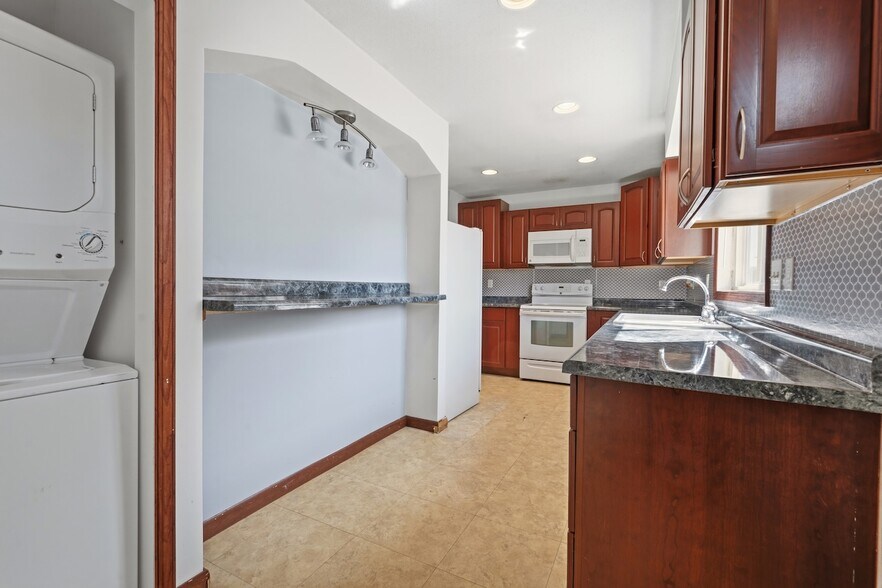 More Photos Of 316-318 Main St, Glenburn Apartments For Sale