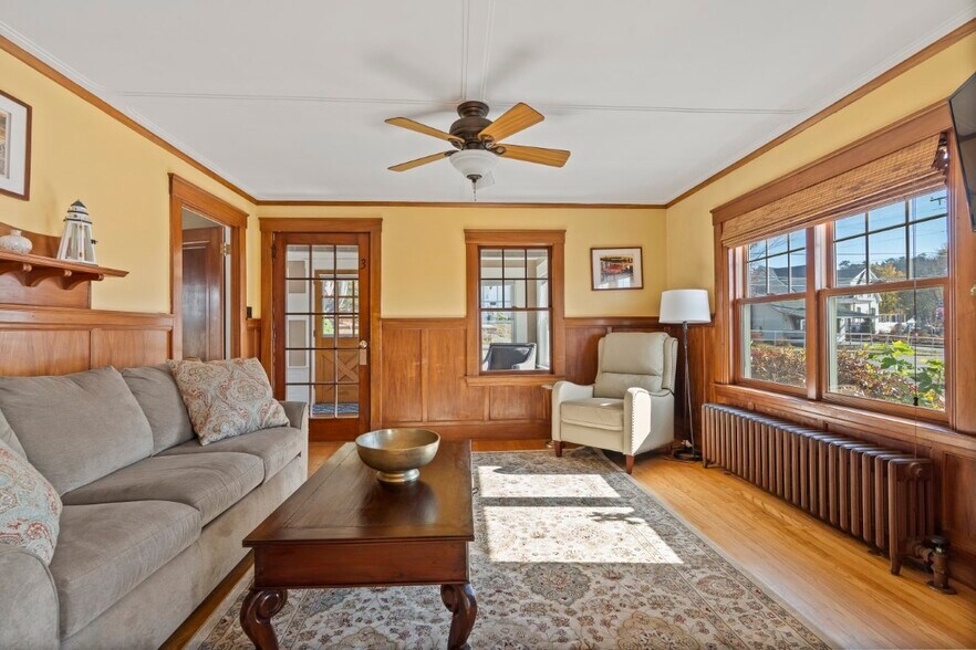 More Photos Of 47 & 49 Atlantic Avenue, Boothbay Harbor Flex For Sale