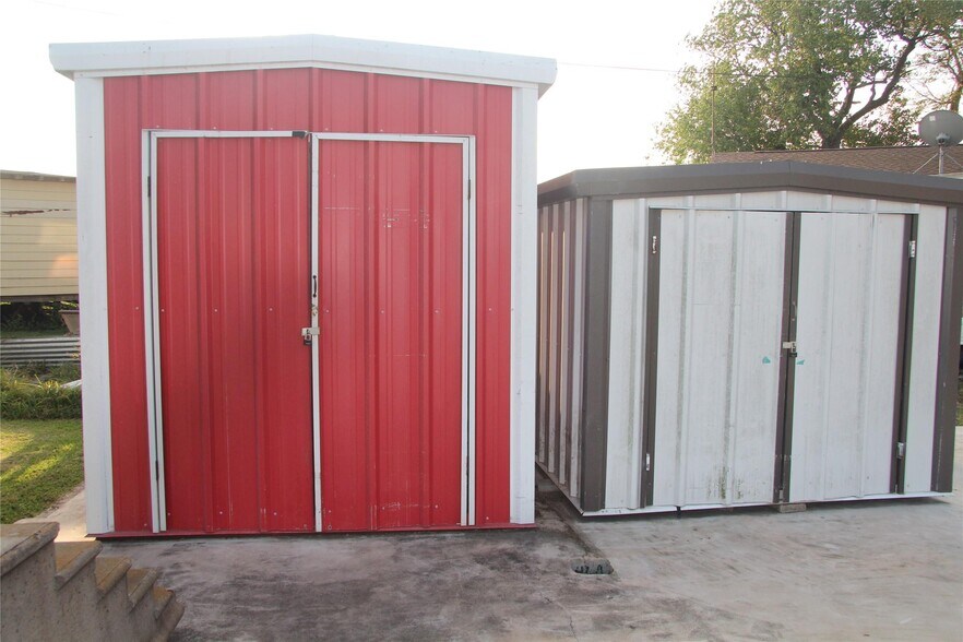 More Photos Of 5202 County Road 469, Brazoria Apartments For Sale