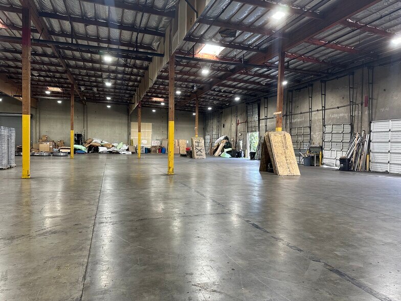 More Photos Of 18770 80th Pl S, Kent Warehouse For Lease