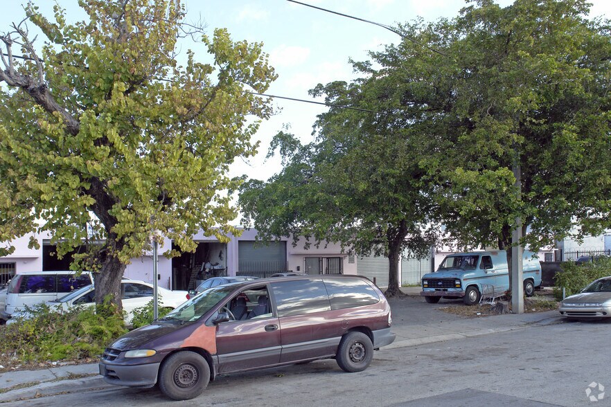 More Photos Of 1825-1839 NW 21st St, Miami Warehouse For Lease