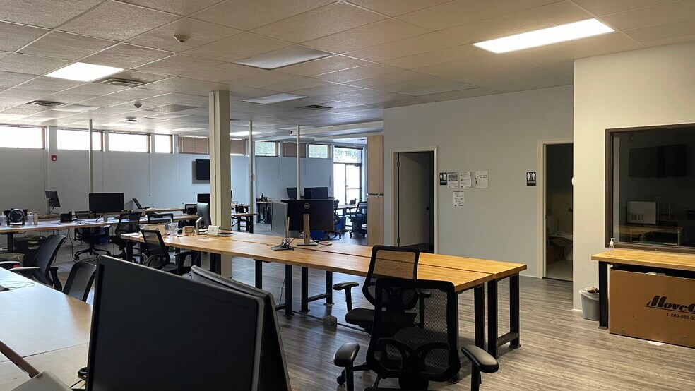 More Photos Of 2801 S Interstate 35 S, Austin Loft Creative Space For Lease