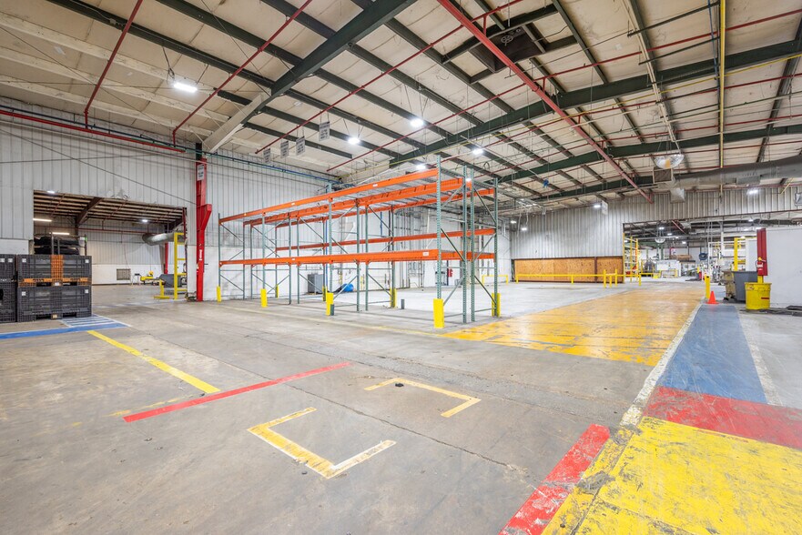 More Photos Of 221 Fabritek Dr, Columbus Manufacturing For Sale