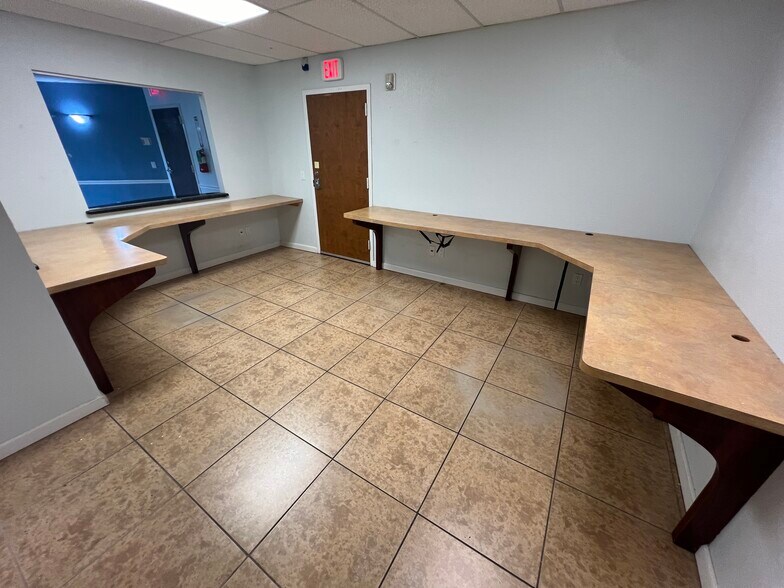 More Photos Of 500 Vonderburg Dr, Brandon Medical For Lease