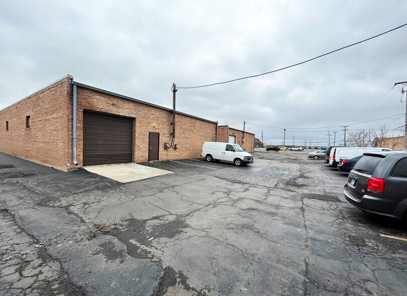 More Photos Of 50 Joey Dr, Elk Grove Village Warehouse For Sale