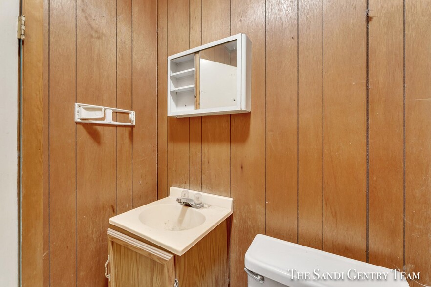 More Photos Of 1343 Whitehall Rd, Muskegon Medical For Sale